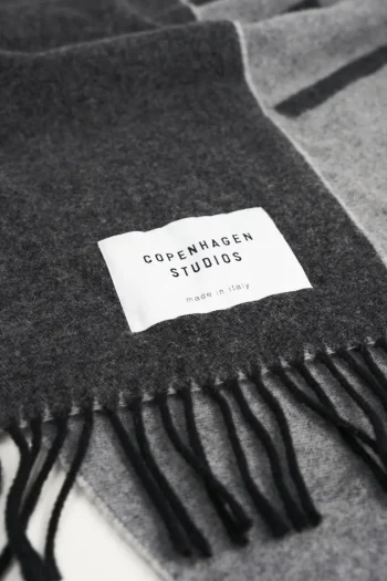 Clearance COPENHAGEN STUDIOS Cph Shawl 1 Wool Mix Zwart